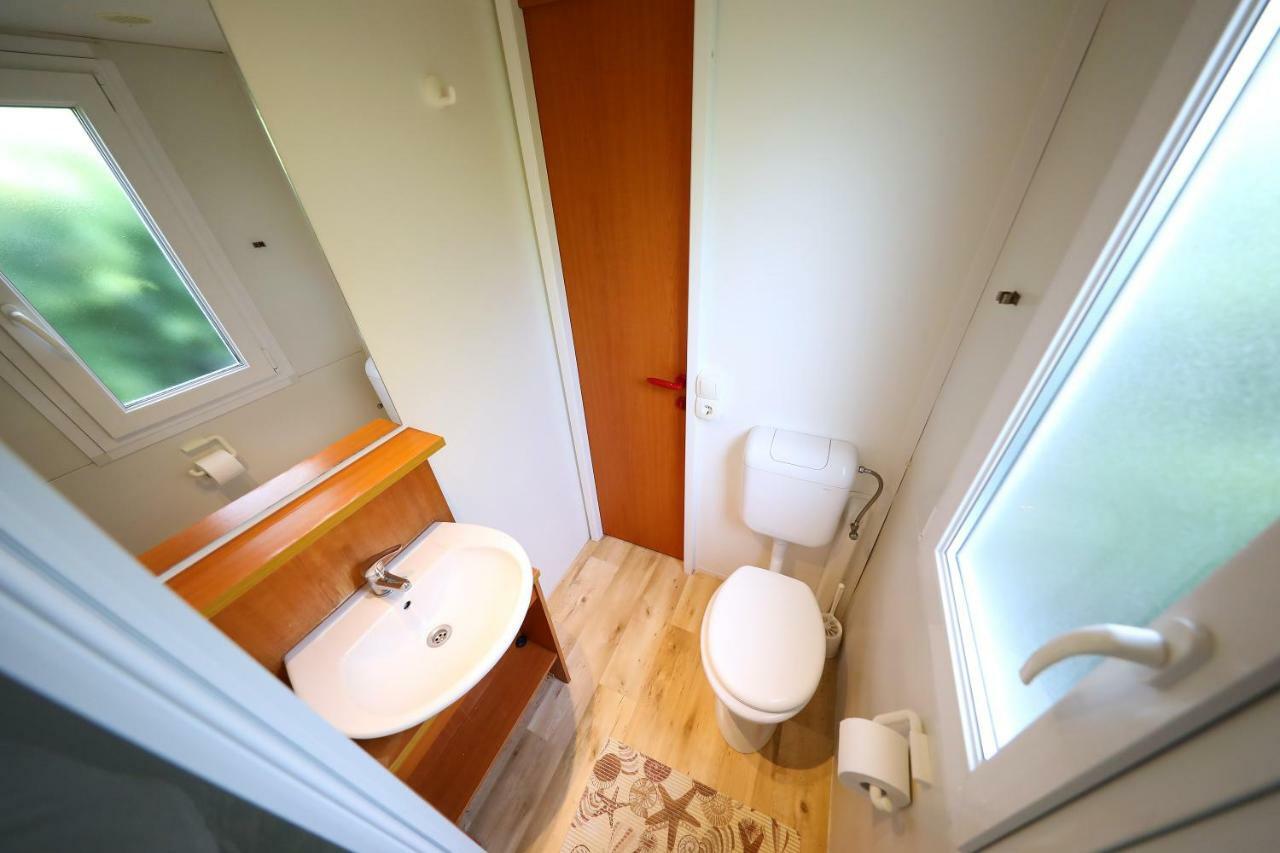 Mobile Home Grbe Nin Eksteriør billede
