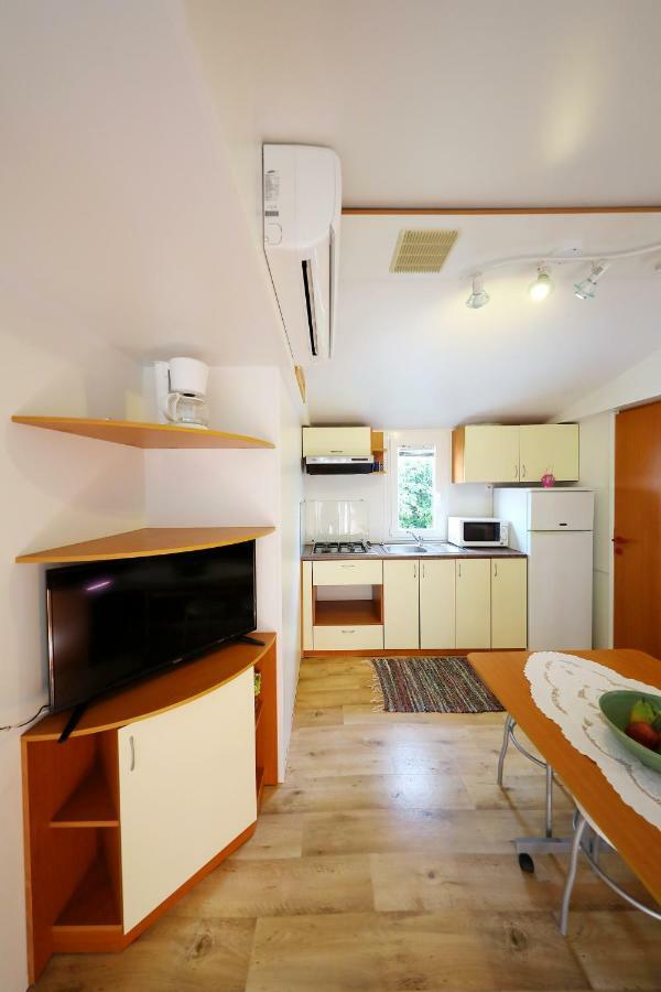 Mobile Home Grbe Nin Eksteriør billede