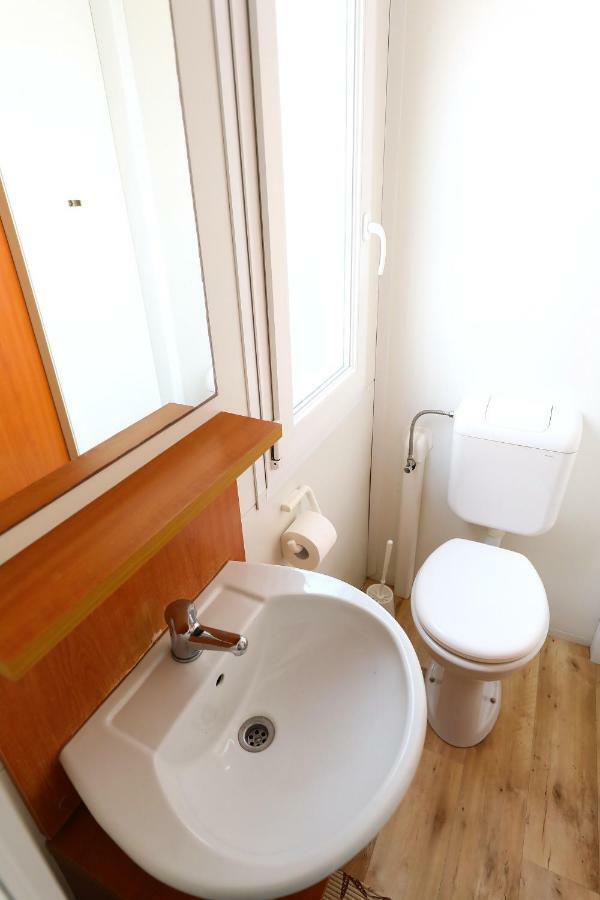 Mobile Home Grbe Nin Eksteriør billede