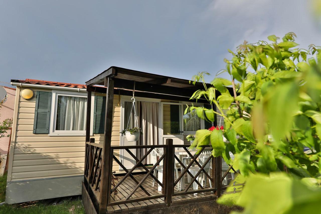 Mobile Home Grbe Nin Eksteriør billede