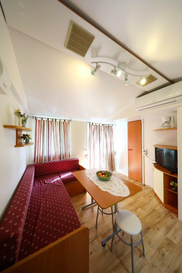 Mobile Home Grbe Nin Eksteriør billede
