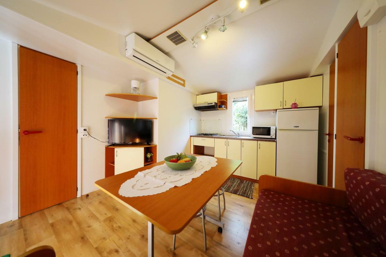 Mobile Home Grbe Nin Eksteriør billede